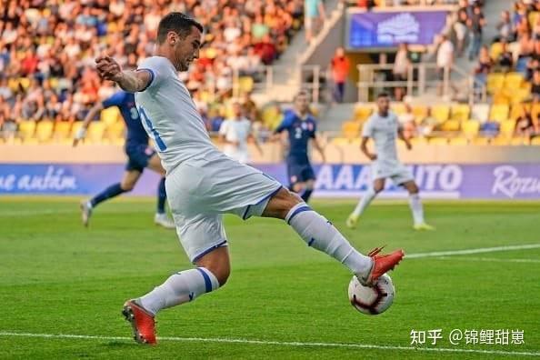 包含专家预测足球胜率超六成，结果成焦点的词条