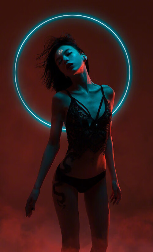 首先,扩展思维,拟定一个抓人眼球的标题